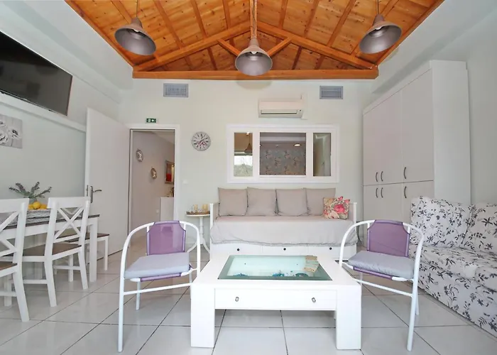 Port View Apartment